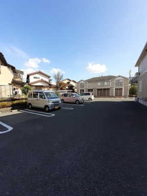 【駐車場】 | エアリー　コートⅡ | 駐車場があるので、車を買う予定の方も安心です