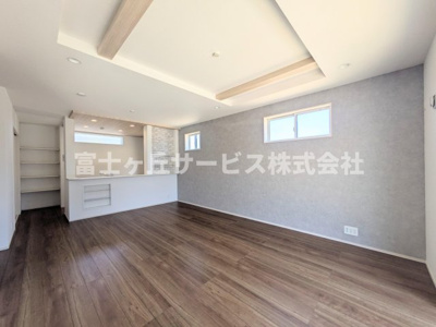 【居間・リビング】 | 磐田市小島 新築一戸建て | リビングダイニングです
