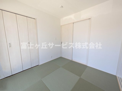 【和室】 | 磐田市小島 新築一戸建て | リビング横の和室です