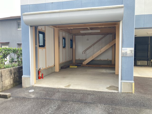 昭和町3丁目貸店舗の駐車場
