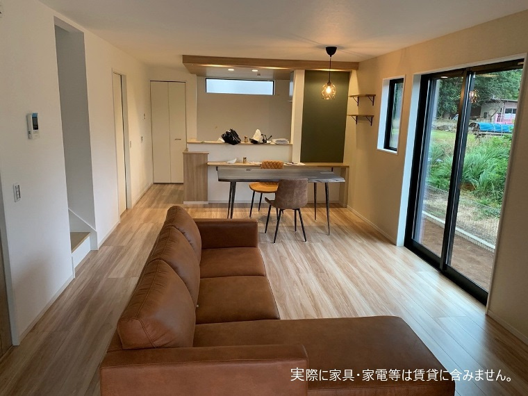 今谷上町戸建の居間・リビング