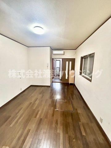 東大阪市友井３丁目一戸建の居間・リビング