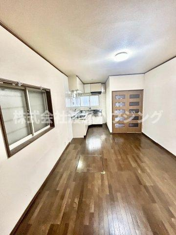 東大阪市友井３丁目一戸建の居間・リビング