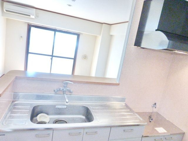 Pure Crestのキッチン|別号室の写真です