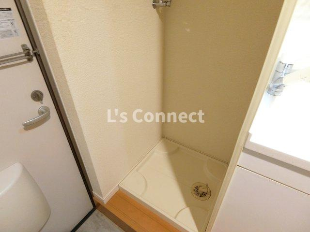 【設備】 | 矢嶋コーポ | 室内洗濯機置き場には排水パン付き。