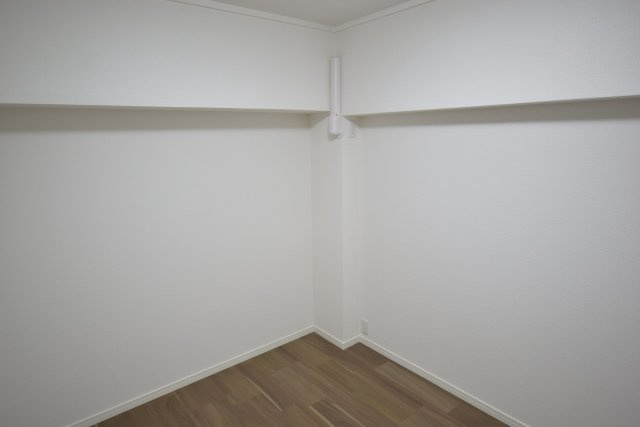 【洋室】 | チサンマンション小笹 | 壁・床すべて貼り替え済みなので気持ちよく新生活を始められますね