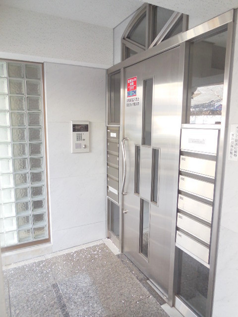 プチヒルズ西小山のエントランス|オートロック