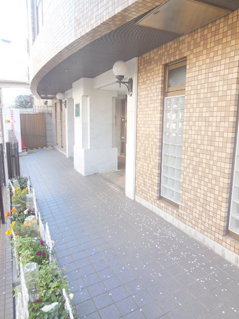 プチヒルズ西小山のロビー