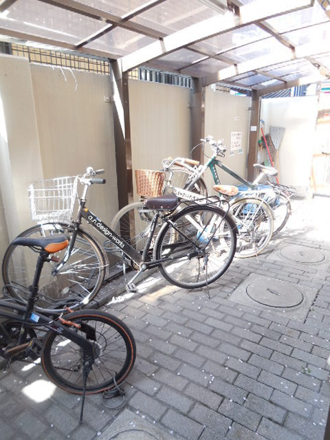 プチヒルズ西小山のその他共用部分|屋根付自転車置場