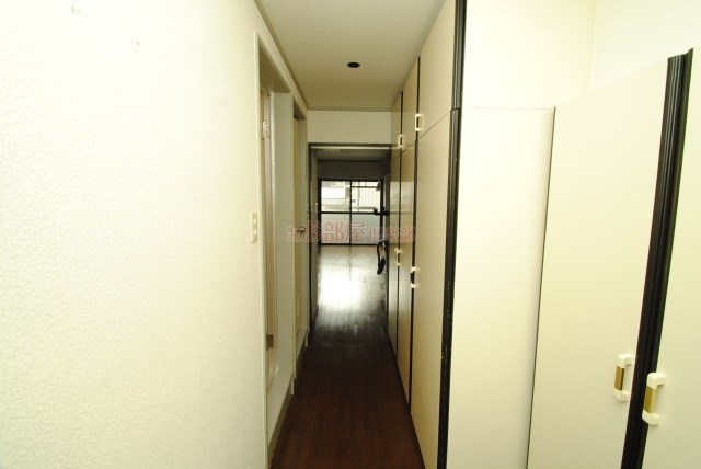 コーポラスF1の玄関