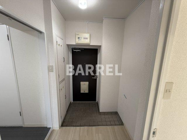 パインハイツの玄関