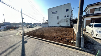 【前面道路含む現地写真】 | 千葉市稲毛区園生町　総武線「稲毛」駅 | お散歩やジョギング、週末のご家族での遊びに最適です！目の前に広がる開放感とゆとり、暮らしの夢を育む理想の住まいがここにはあります！！お子様もきっと素直に成長してくれるはずです！ホッと生活できそう！