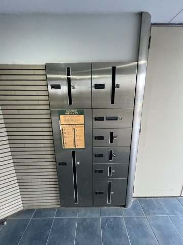 カレラエイトのロビー