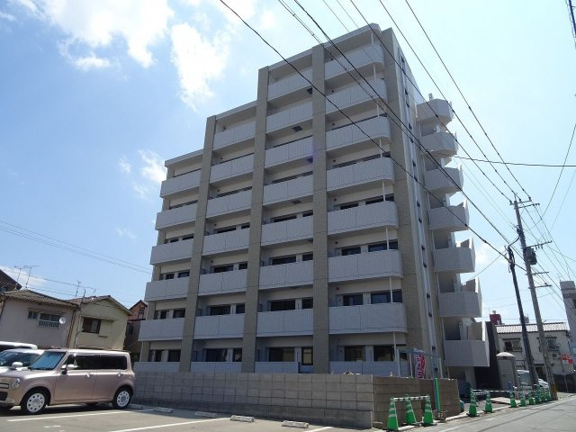 LIBTH箱崎の外観