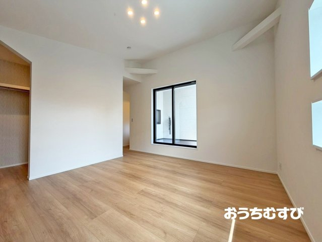守山鳥羽見2丁目(全1棟)の洋室