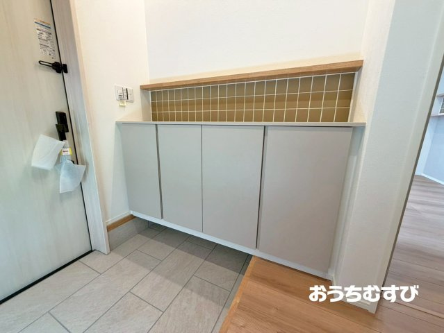 守山鳥羽見2丁目(全1棟)の玄関