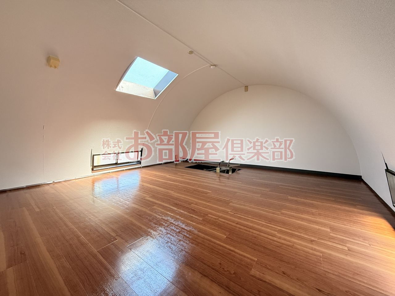 PLEAST梅満町の洋室|ゆったりした洋室です