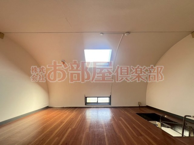 PLEAST梅満町の居間・リビング