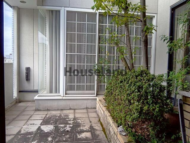 カトレアビルのエントランス