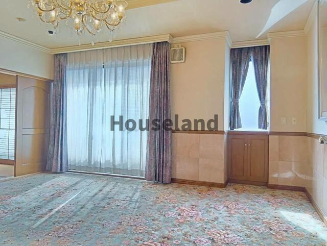 カトレアビルの洋室