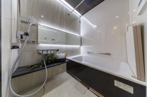 【浴室】 | ご自宅から現地まで、当社スタッフがお車にて、「お迎え・お送り」をしております。ぜひお気軽にお問い合わせくださいませ♪