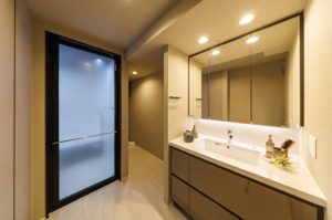 【独立洗面台】 | ご自宅から現地まで、当社スタッフがお車にて、「お迎え・お送り」をしております。ぜひお気軽にお問い合わせくださいませ♪