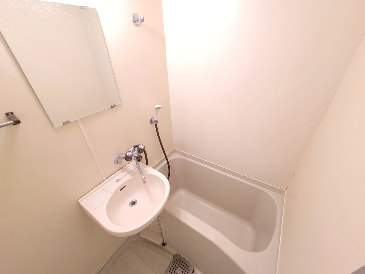 プライマリー久留米大西の浴室|清潔感のあるお風呂です