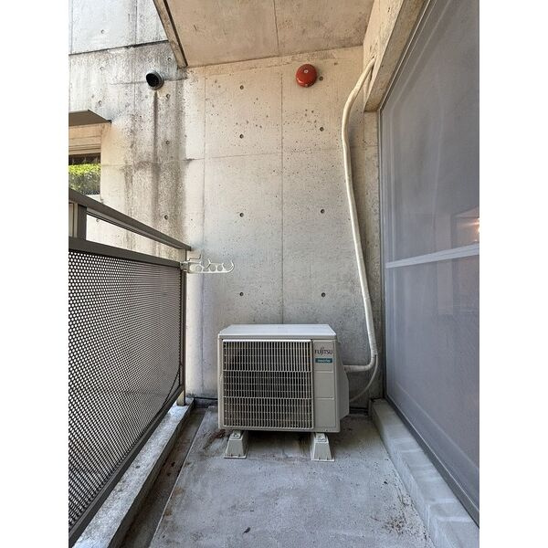 ロッヂングスオークのバルコニー|お洗濯にも便利なバルコニー付き