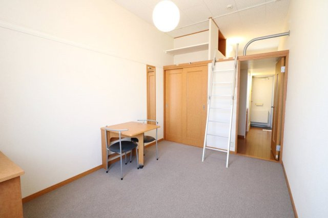 【寝室】 | レオパレススイート