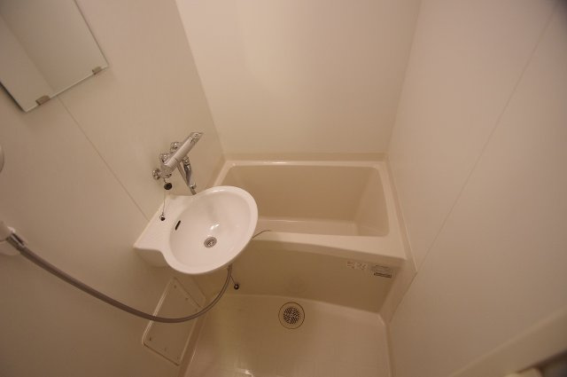 【浴室】 | レオパレススイート | 浴室乾燥機付き