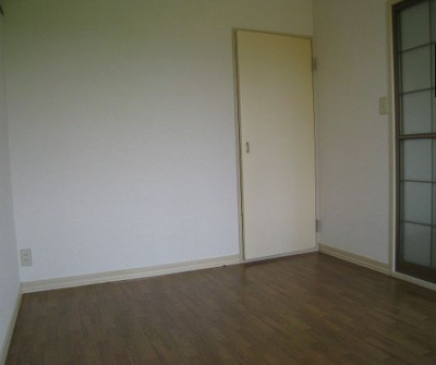 【寝室】 | シティーハイムロイヤル | 寝室にぴったりのお部屋です　※参考写真です