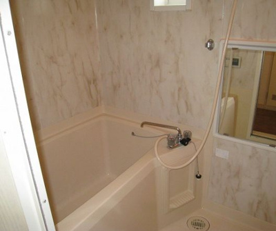 【浴室】 | シティーハイムロイヤル | ゆったり過ごせるお風呂です　※参考写真です