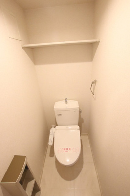温水洗浄便座機能付きのトイレ！
