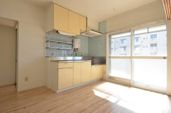 ビレッジハウス燕1号棟のキッチン|ビレッジハウスの同一物件・同一タイプの間取りの写真です