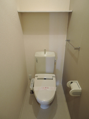 トイレ／洗浄暖房便座付き