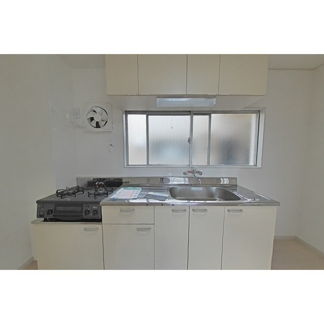 岐阜市松風町１丁目のアパートのキッチン