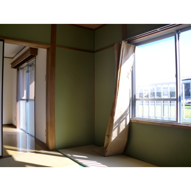 ロイヤル渡辺のその他|和室　６帖