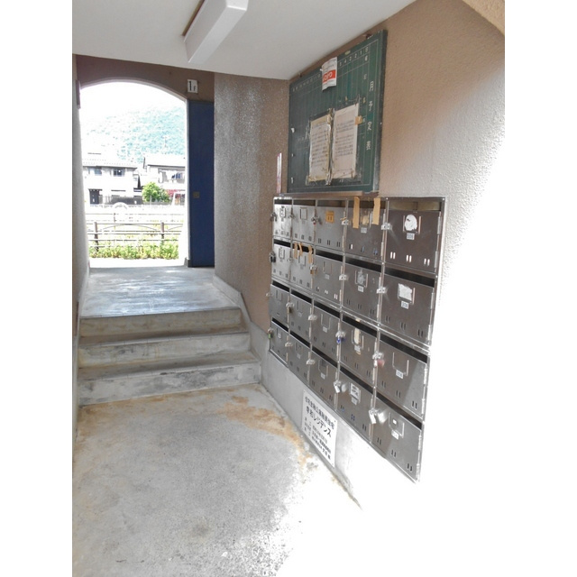 幸和レジデンスのエントランス