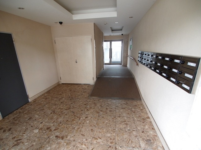 ハイツ・ラポールのエントランス