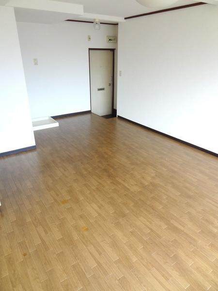 工藤マンションのエントランス|★広い洋室★