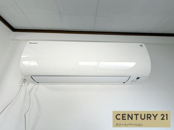 泉尾2丁目店舗付き貸家の居間・リビング|★エアコン★