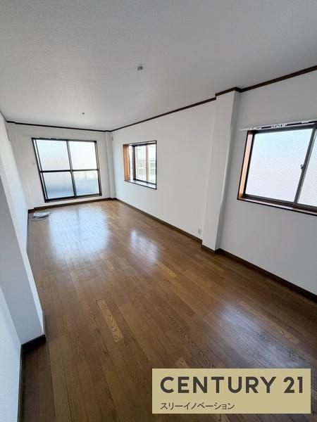 泉尾2丁目店舗付き貸家の居間・リビング|★4階のお部屋★