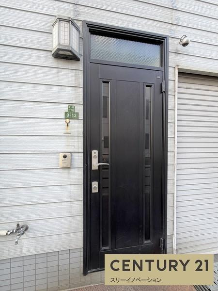 泉尾2丁目店舗付き貸家のエントランス|★外部水栓付き★