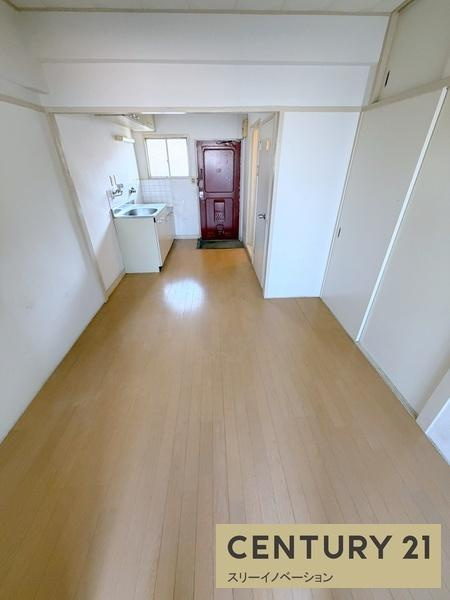 北代ビルの居間・リビング|★明るい室内★