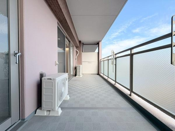 ライオンズグローベル逗子の丘のバルコニー|日当たりが良く気持ちのいい空が見渡せるバルコニーです！