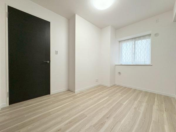 ライオンズグローベル逗子の丘の子供部屋|子供部屋５帖！リモートワーク部屋としてもお使いいただけます。
