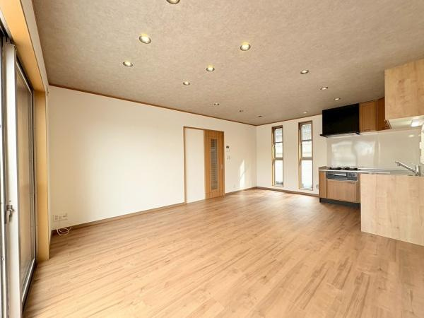横浜市戸塚区下倉田町の中古一戸建の居間・リビング