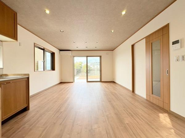 横浜市戸塚区下倉田町の中古一戸建の居間・リビング