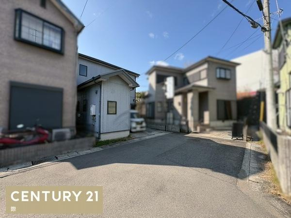 岩出市根来　中古戸建の前面道路含む現地写真