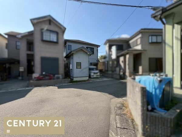 岩出市根来　中古戸建の前面道路含む現地写真